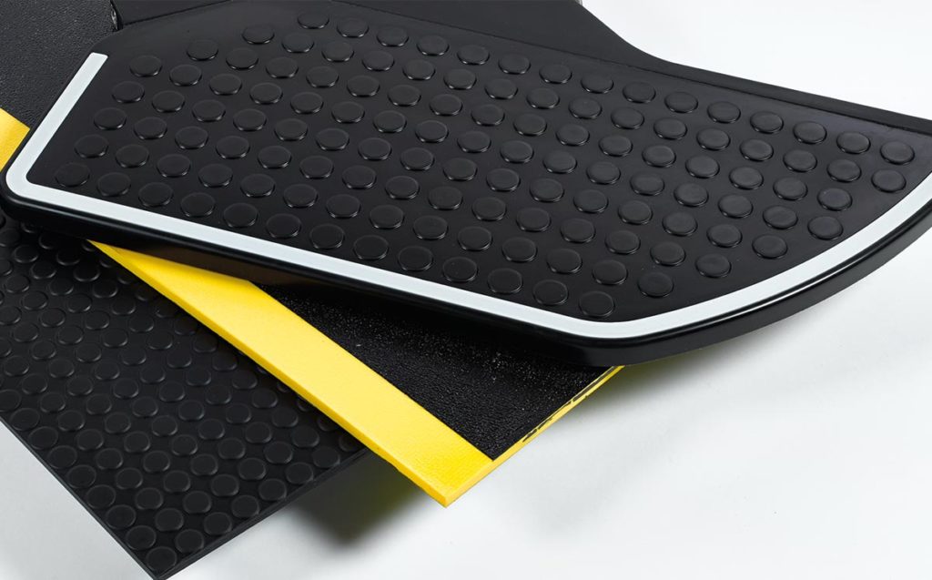 Safety-mats-and-safety-steps